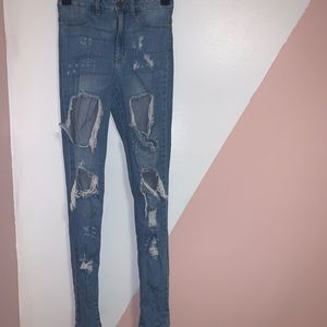 high rise ripped jeans🤍